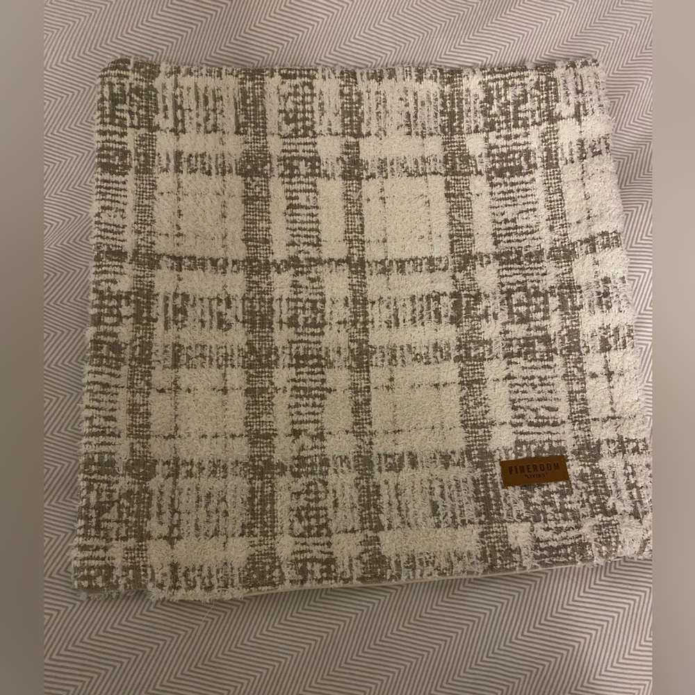 New with tags loomia pillowcase